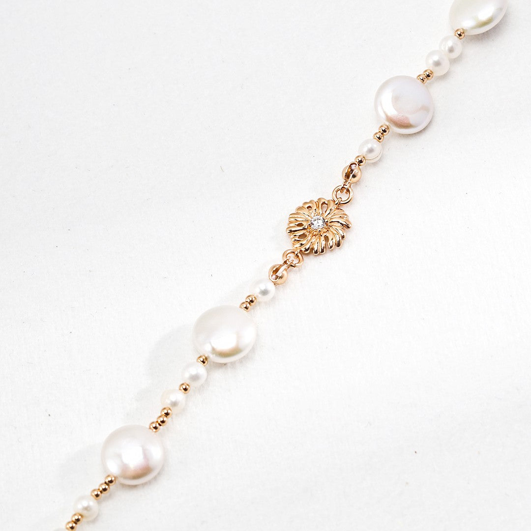 Zircon Inlaid Flower Necklace
