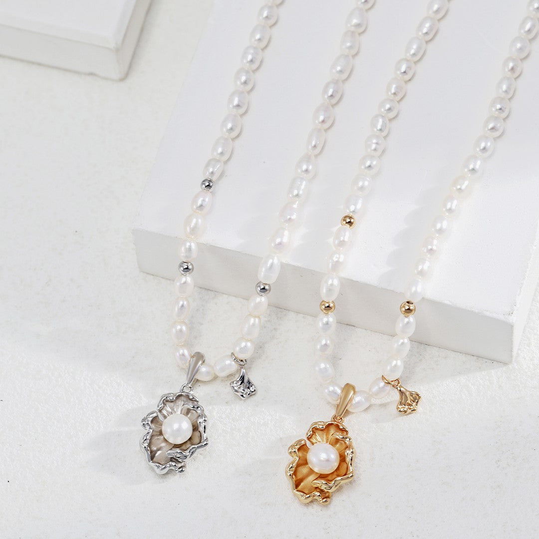 Wave Shaped Pendant Necklace
