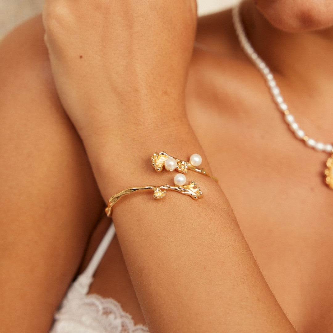 Wave Element Pearl Bracelet