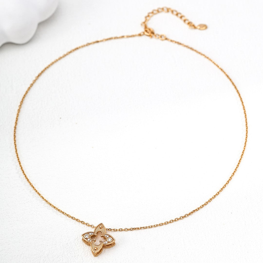 Zircon Inlaid Clover Pendant Jewelry Set