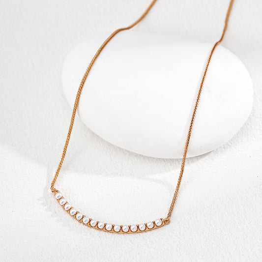 Arc Shaped Pendant Necklace