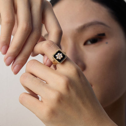 Black Enamel Ring Ⅰ