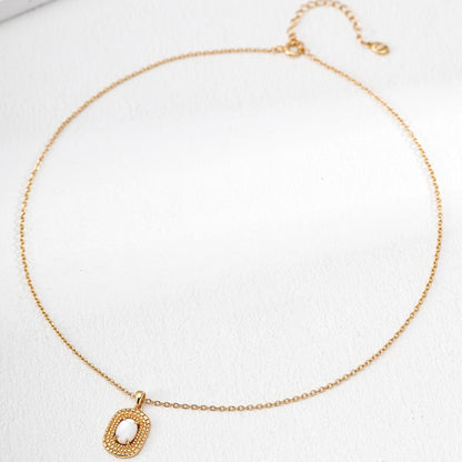 Malachite/Mother-of-pearl Pendant Necklace