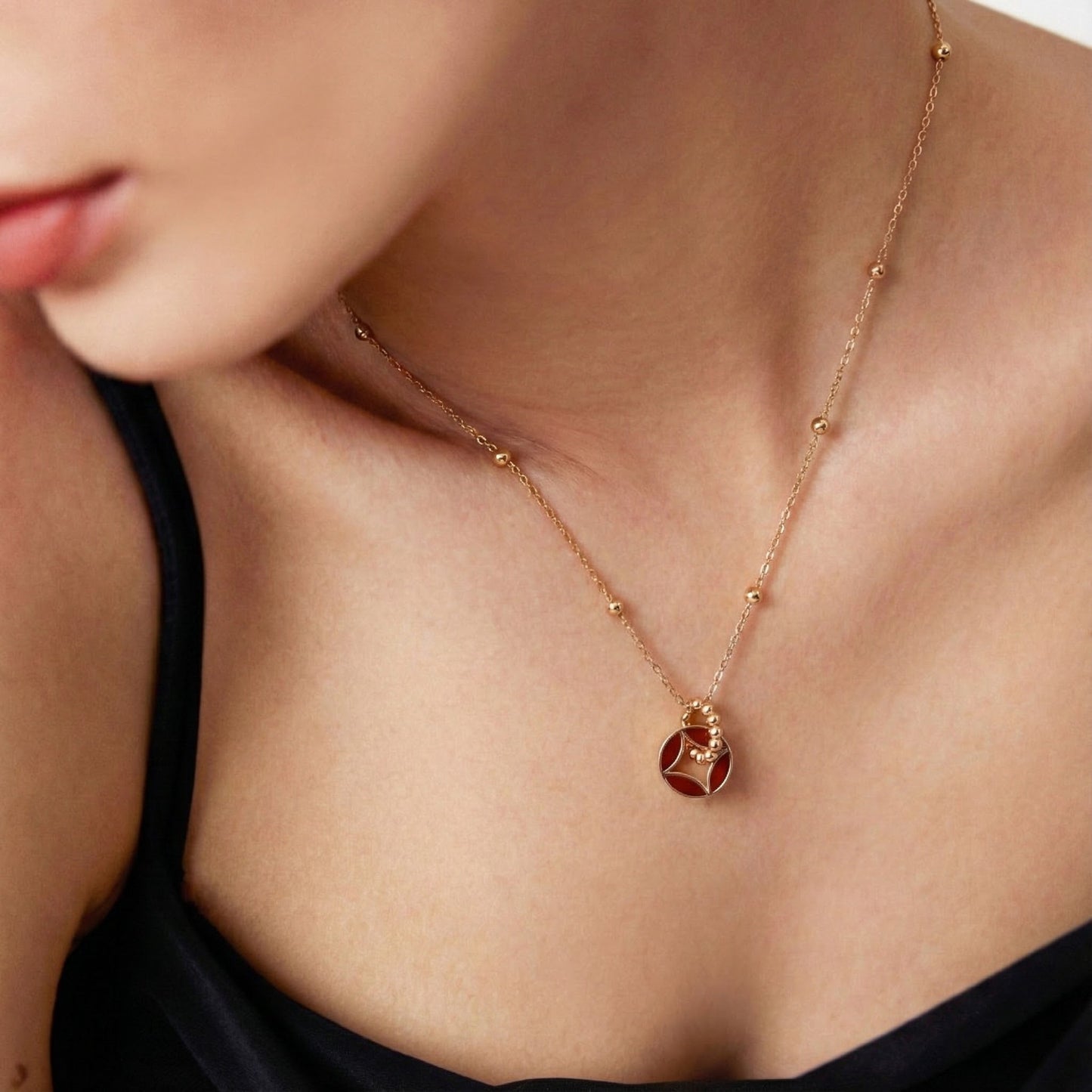 Coin pendant necklace