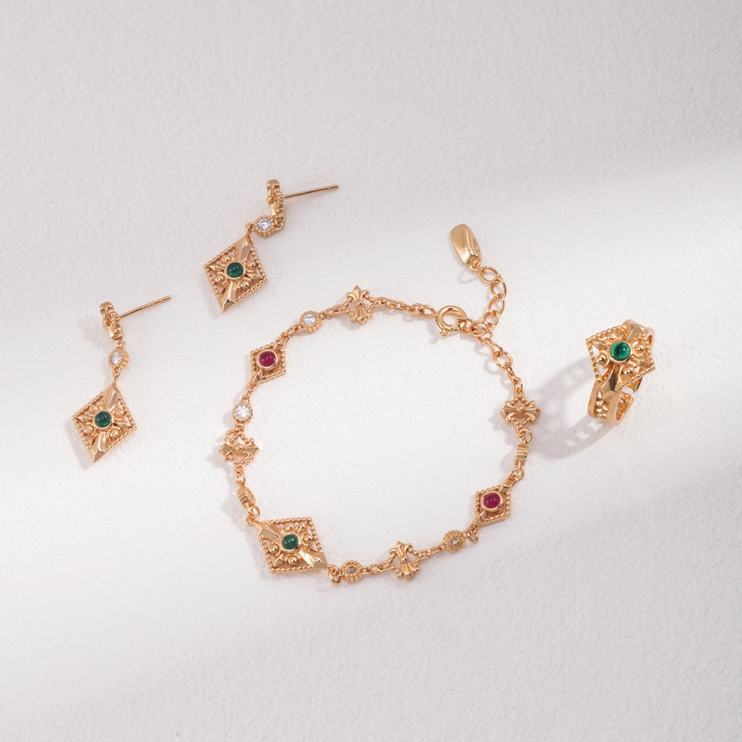 Conjunto de joyas con incrustaciones de circonita