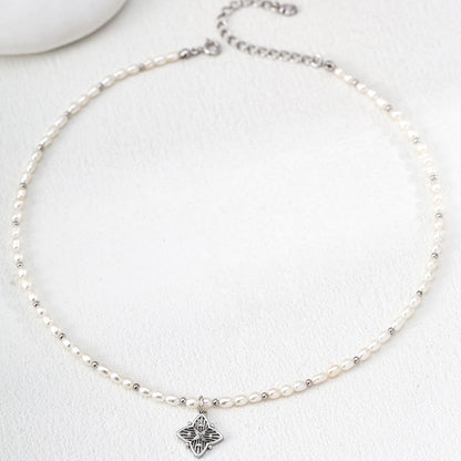 Four-leaf Clover Pendant Pearl Necklace