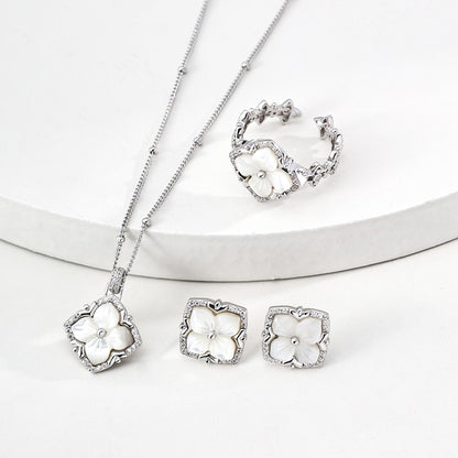 Four-Leaf Clover Shell Set