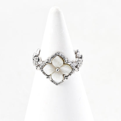 Four-Leaf Clover Shell Ring