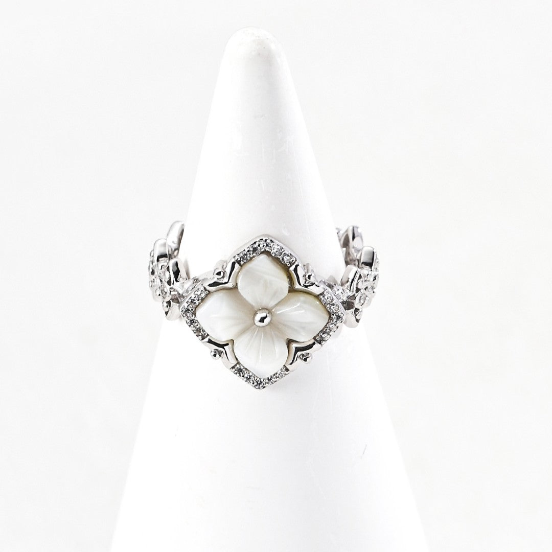 Four-Leaf Clover Shell Set