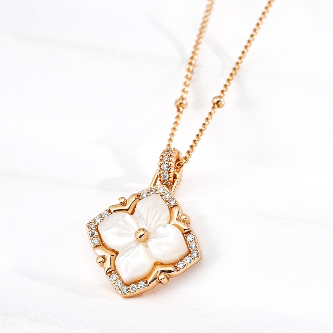 Four-Leaf Clover Shell Pendant Necklace