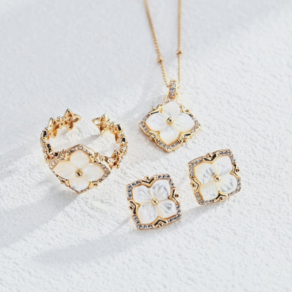 Four-Leaf Clover Shell Set